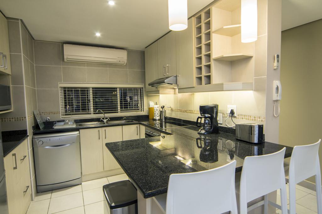 14 The Shades - By Stay In Umhlanga Durban Zimmer foto