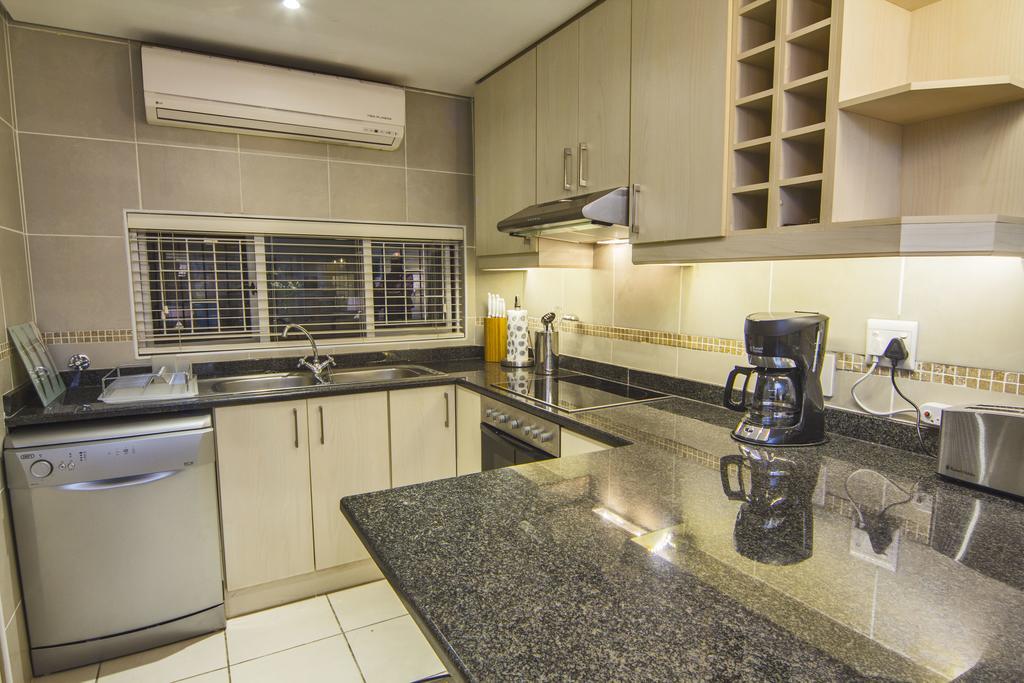 14 The Shades - By Stay In Umhlanga Durban Zimmer foto